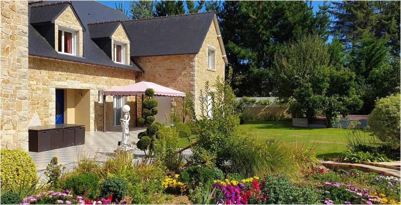 Bed and Breakfast Les Centauris à Pléguien Extérieur photo